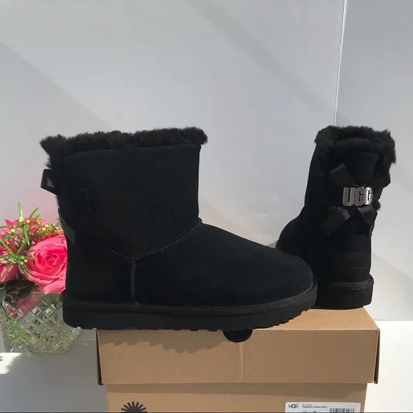 UGG Mini Bailey UGG Metal Graphic - Picture 5 of 12